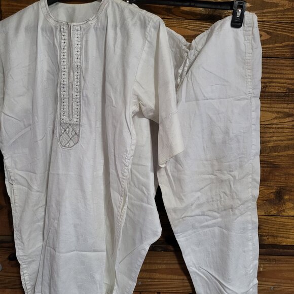 Men's White Polish lace 2 piece Dashiki set - Picture 8 of 10